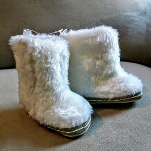 💖*HP*💖 Stepping Stones Faux Fur Boots